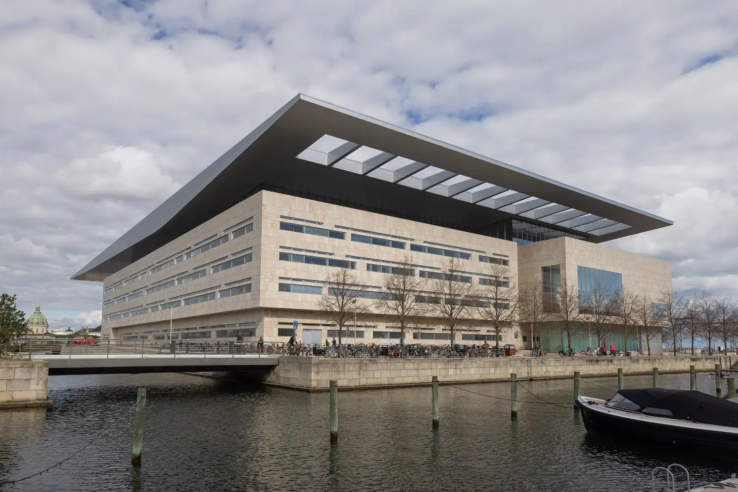 Broer Ved Operaen